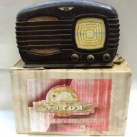 Vintage brown Bakelite Airway tube radio in Astor case - Sold for $124 - 2016