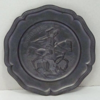 Vintage pewter plate featuring St George slaying the dragon - touch marks verso - approx 15cm Diam - Sold for $25 - 2016