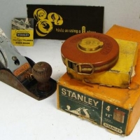 Lot 242 - 2 x Items - Vintage boxed Stanley No 4 smoothing plane made in Australia & boxed leather tape