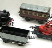 Group lot - Vintage HORNBY 0 Gauge Train Items - Loco, Rolling stock incl CRANE, Goods Wagon, etc - Sold for $87 - 2016