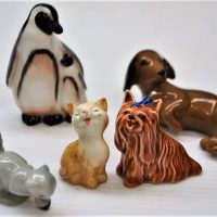 Group of miniature animal figurines incl Beswick dog, Royal Doulton Penguins etc - Sold for $31 - 2018