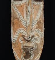 Lot 181 - Vintage Papuan Sepik river tribal head with red and white ochre decoration - approx h 71cm - Sold for $56