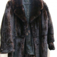 Lot 19 - Vintage ladies dark chocolate brown Mink fur jacket  - fully lined - Sold for $56