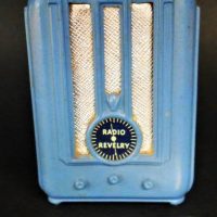 1950s Blue Bakelite figural Radio Revelry box - Sold for $37 - 2019