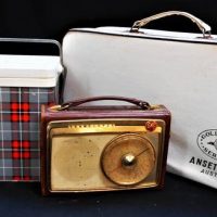 Small group lot vintage items incl Ansett vinyl case, small Willow Esky and PYE portable transistor - Sold for $43 - 2019