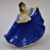 Vintage Royal Doulton Elaine figurine - 11cmH - Sold for $37 - 2019