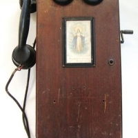 1920s wooden wall phone by Stromberg Carlson - Sold for $68