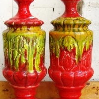 Lot 197 - Pair retro continental majolica ceramic table lamps - red with greenyellow drip glaze, needs wiring - Sold for $62