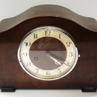 1940s Mantel clock in Veneered case with German movement - Sold for $68 - 2017