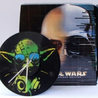 2 x Pieces - STAR WARS - Boxed Anakin Skywalker Masterpiece Ed 12 Action Figure + Record clock w Stenciled YODA - Sold for $37 - 2017