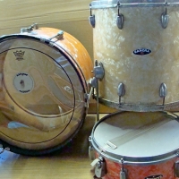 3 x pieces c1960's Canora drum set with Pearl hardware and marbleized finish - Sold for $112 - 2017