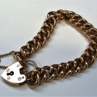 Vintage 9ct rose gold curb link chain bracelet with 9ct gold locket clasp -  TW 343 grams - Sold for $683 - 2017