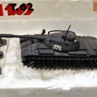 Vintage Polistil diecast ARMY TANK - Russian T62 - Metal tread, w 3 x Soldiers, in Foam Mount - Sold for $31 - 2017