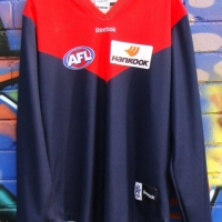 AFLsigned Melbourne Football Club 200910 long sleeved jumper - Sold for $35 - 2017