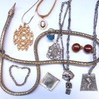 Box lot 196070s costume jewellery etc incl Mesh snake belt, Nefertiti pendant w chain, chunky pendant w chain, pair wooden amber cufflinks, large oval - Sold for $35 - 2017