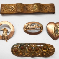 Group of c1900 jewellery incl Gold lined Kookaburra brooch mother etc - Sold for $37 - 2017