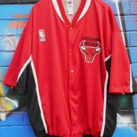Vintage c1990's CHICAGO Bulls WARM-UPShooting Jacket - Press stud closer, 3 quarter sleeves, original Spalding Label - size XL - Sold for $25 - 2017