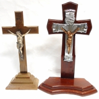 2 x Vintage crucifix with cast plated figures - Sold for $37 - 2017