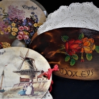 Group with lace doilies, pokerwork & printed doily covers - Sold for $27 - 2017