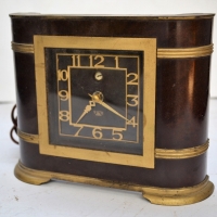 Vintage SMITHS Bakelite brown and gold desk clock - Sold for $31 - 2018