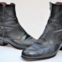 Pair of vintage men's Black leather ankle boots aprox size 8 - Sold for $27 - 2018