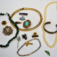 Tray of Vintage costume jewellery, badges buckles watches etc - Sold for $43 - 2018