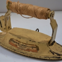 1940s Advertising string dispenser with cutter for P P Payne & Sons Reiby Place Sydney - Sold for $118 - 2018