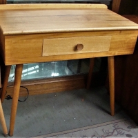 Mid-century blondewood desk with splayed legs and single draw - Sold for $99 - 2018