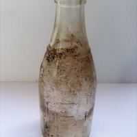 Vintage Vacuum oil  Mobil oil 1 Quart embossed bottle - Sold for $180 - 2018
