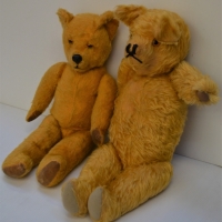 2 x 1950s plush jointed Teddy Bears incl, velveteen pads and one with black plastic nose - approx 55cm and 48cm L - Sold for $25 - 2018