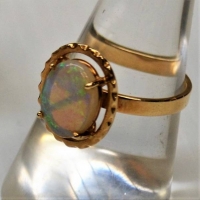 14ct ygold Ring set with oval solid white opal - TW 35grms - Sold for $193 - 2018