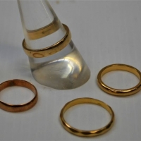 4 x gold Wedder rings - 3 x 18ct & 9ct - TW112grms - Sold for $261 - 2018