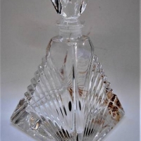Vintage Italian Art Deco style clear rock cut crystal perfume bottle with fitted stopper - Sold for $112 - 2018