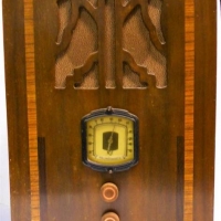 1930s Australian NST Hollingsworth valve radio in wooden case - Sold for $149 - 2018