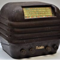 1946 brown Bakelite Kriesler Radio Beehive 11-4CZ Radio - Sold for $81 - 2018
