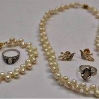 Group lot jewellery incl 2 x silver opal rings, pearl necklace & bracelet, earrings etc - Sold for $37 - 2018