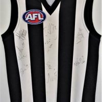 Signed COLLINGWOOD Short Sleeved FOOTY JUMPER - Nick Maxwell, Heath Shaw & heaps others - size XS - Sold for $31 - 2018