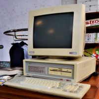 Vintage 1986 Amstrad 1512 personal computer and monitor in original boxes with instructions, keyboard, mouse etc - Sold for $137 - 2018