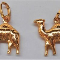 2 x 18ct ygold Camel charms - TW 23 grms - Sold for $87 - 2018