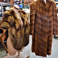 2 x ladies vintage furs - 1940s red fox fur stolecape with pockets & 1920s mink coat with small shawl collar - Sold for $43 - 2018