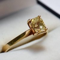 Ladies 9ct gold ring set with yellow emerald cut Sapphire - TW 24 grms - Sold for $124 - 2019