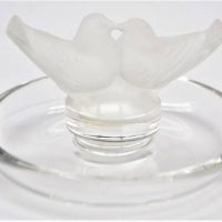 Vintage French Lalique glass pin dish with pair of kissing doves - Sold for $62 - 2019