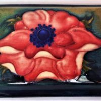 1928-1949 Moorcroft Iris pattern Box lid - Sold for $43 - 2019