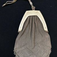 c1910 Ladies silver mesh evening bag with cream Bakelite fitting & mesh handle - Sold for $99 - 2019