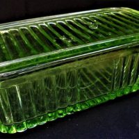 1930s uranium glass refrigerator box - Sold for $35 - 2019