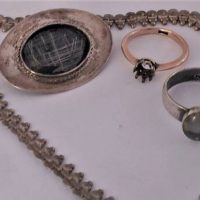 4 x pces Jewellery incl 15ct rose gold solitaire ring (stone missing), silver oval Scandia brooch, silver ring & chain - Sold for $87 - 2019