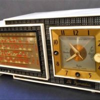 1955 Mid Century Modern Black and white plastic STC Tymatic A5150BA clock radio - Sold for $43 - 2019