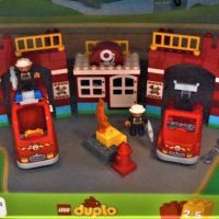 LEGO set 10593 Duplo,  light up motion triggered store display diorama - Sold for $62 - 2019