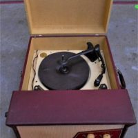 Vintage Garrard RC1204H 'Teen-Time' portable turntable - Sold for $56 - 2019