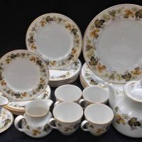 Royal Doulton Larchmont Dinner setting for 6  including Tea pot - Sold for $31 - 2019